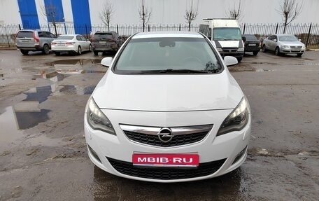 Opel Astra J, 2010 год, 750 000 рублей, 1 фотография