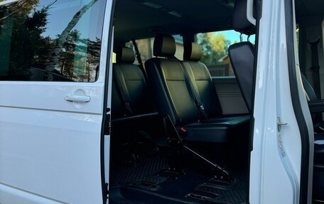 Volkswagen Caravelle T6 рестайлинг, 2019 год, 3 600 000 рублей, 12 фотография