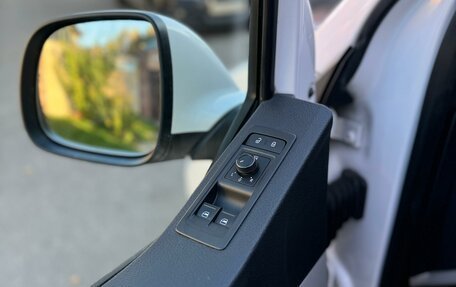 Volkswagen Caravelle T6 рестайлинг, 2019 год, 3 600 000 рублей, 14 фотография