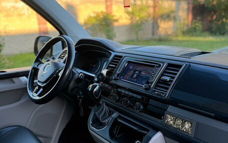 Volkswagen Caravelle T6 рестайлинг, 2019 год, 3 600 000 рублей, 16 фотография