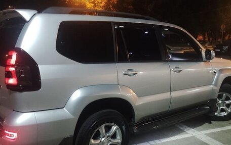 Toyota Land Cruiser Prado 120 рестайлинг, 2007 год, 2 100 000 рублей, 15 фотография