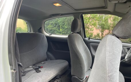 Toyota Yaris I рестайлинг, 2000 год, 380 000 рублей, 8 фотография