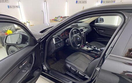 BMW 3 серия, 2018 год, 1 770 000 рублей, 12 фотография