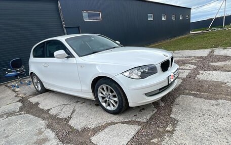 BMW 1 серия, 2011 год, 570 000 рублей, 2 фотография