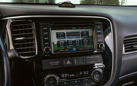 Mitsubishi Outlander III рестайлинг 3, 2018 год, 1 395 000 рублей, 13 фотография