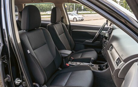 Mitsubishi Outlander III рестайлинг 3, 2018 год, 1 395 000 рублей, 18 фотография