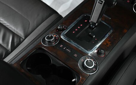 Volkswagen Touareg III, 2010 год, 1 195 000 рублей, 12 фотография