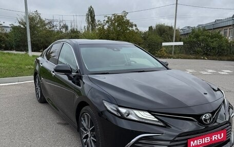 Toyota Camry, 2023 год, 3 850 000 рублей, 3 фотография