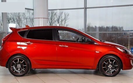 Hyundai Solaris II рестайлинг, 2013 год, 800 000 рублей, 4 фотография