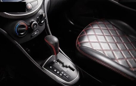 Hyundai Solaris II рестайлинг, 2013 год, 800 000 рублей, 6 фотография