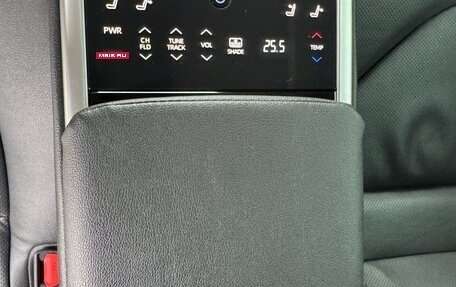 Toyota Camry, 2023 год, 3 850 000 рублей, 10 фотография