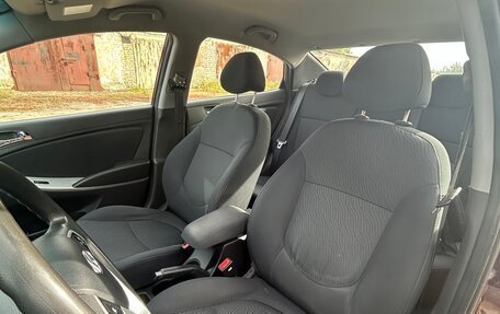 Hyundai Solaris II рестайлинг, 2011 год, 900 000 рублей, 10 фотография