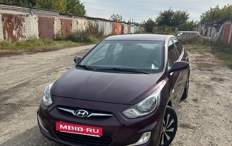 Hyundai Solaris II рестайлинг, 2011 год, 900 000 рублей, 2 фотография