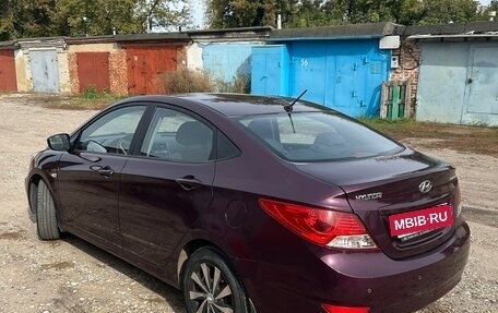 Hyundai Solaris II рестайлинг, 2011 год, 900 000 рублей, 7 фотография