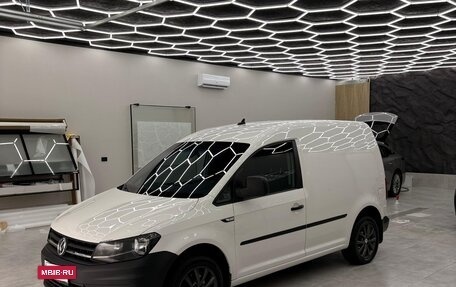 Volkswagen Caddy IV, 2017 год, 1 630 000 рублей, 2 фотография