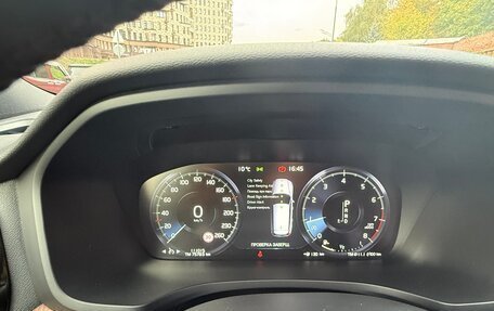 Volvo V60 Cross Country II, 2021 год, 3 700 000 рублей, 3 фотография