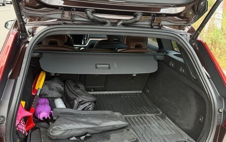 Volvo V60 Cross Country II, 2021 год, 3 700 000 рублей, 15 фотография