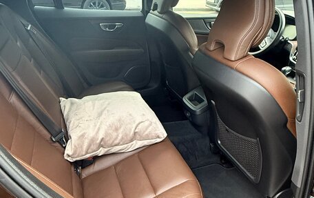 Volvo V60 Cross Country II, 2021 год, 3 700 000 рублей, 11 фотография