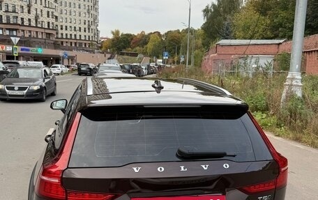 Volvo V60 Cross Country II, 2021 год, 3 700 000 рублей, 23 фотография