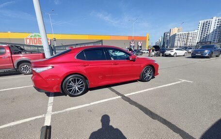 Toyota Camry, 2021 год, 3 400 000 рублей, 2 фотография