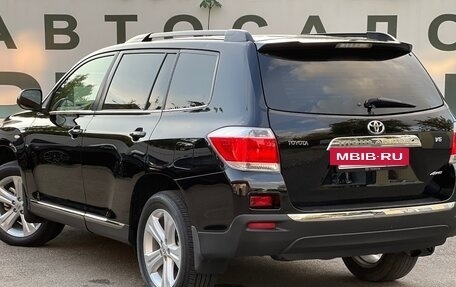 Toyota Highlander III, 2013 год, 1 790 000 рублей, 6 фотография