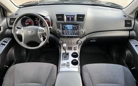 Toyota Highlander III, 2013 год, 1 790 000 рублей, 15 фотография