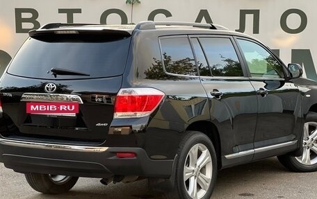 Toyota Highlander III, 2013 год, 1 790 000 рублей, 8 фотография