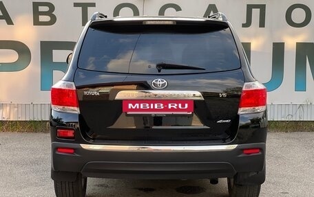 Toyota Highlander III, 2013 год, 1 790 000 рублей, 7 фотография