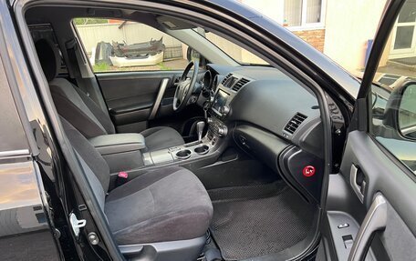 Toyota Highlander III, 2013 год, 1 790 000 рублей, 27 фотография