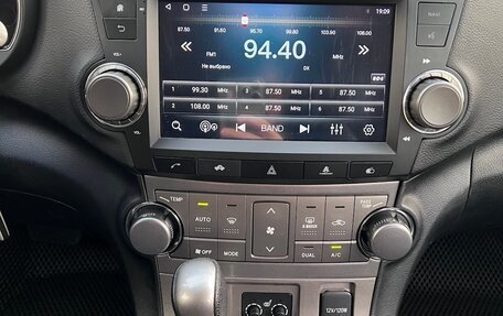 Toyota Highlander III, 2013 год, 1 790 000 рублей, 33 фотография
