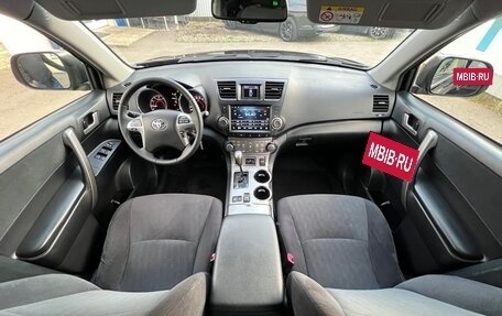 Toyota Highlander III, 2013 год, 1 790 000 рублей, 16 фотография