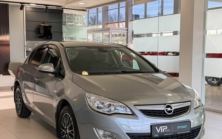 Opel Astra J, 2010 год, 685 000 рублей, 3 фотография