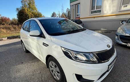 KIA Rio III рестайлинг, 2014 год, 999 999 рублей, 2 фотография