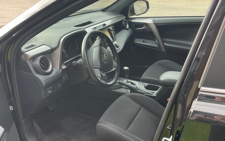 Toyota RAV4, 2019 год, 3 200 000 рублей, 14 фотография