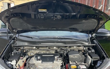 Toyota RAV4, 2019 год, 3 200 000 рублей, 13 фотография