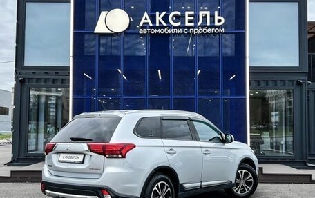Mitsubishi Outlander III рестайлинг 3, 2016 год, 1 699 000 рублей, 5 фотография