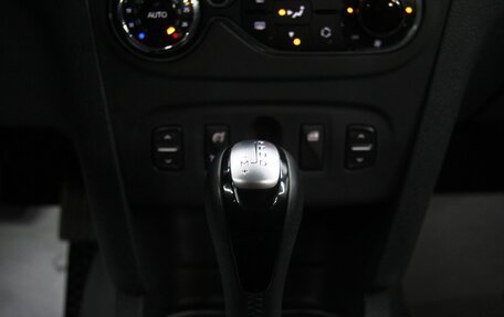 Renault Sandero II рестайлинг, 2016 год, 750 000 рублей, 16 фотография