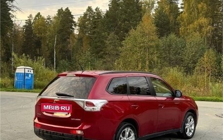 Mitsubishi Outlander III рестайлинг 3, 2013 год, 1 310 000 рублей, 5 фотография