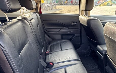 Mitsubishi Outlander III рестайлинг 3, 2013 год, 1 310 000 рублей, 14 фотография