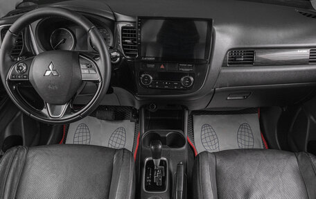 Mitsubishi Outlander III рестайлинг 3, 2016 год, 1 719 000 рублей, 7 фотография