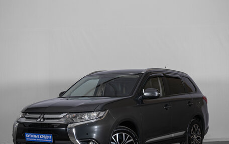 Mitsubishi Outlander III рестайлинг 3, 2016 год, 1 719 000 рублей, 3 фотография