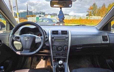 Toyota Corolla, 2011 год, 950 000 рублей, 3 фотография