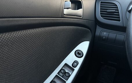 Hyundai Solaris II рестайлинг, 2011 год, 870 000 рублей, 13 фотография