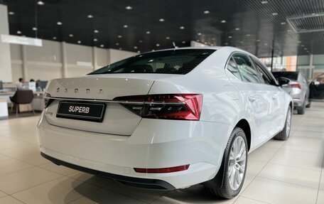 Skoda Superb III рестайлинг, 2025 год, 3 900 000 рублей, 5 фотография