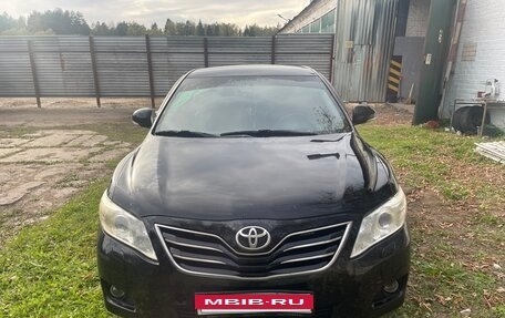 Toyota Camry, 2011 год, 1 050 000 рублей, 2 фотография