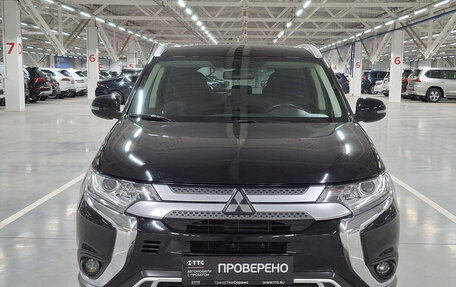 Mitsubishi Outlander III рестайлинг 3, 2020 год, 2 340 000 рублей, 2 фотография