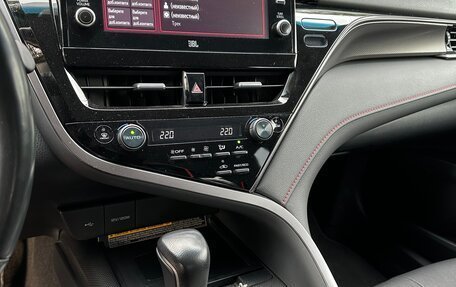 Toyota Camry, 2022 год, 4 000 000 рублей, 10 фотография