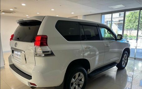 Toyota Land Cruiser Prado 150 рестайлинг 2, 2011 год, 3 100 000 рублей, 3 фотография