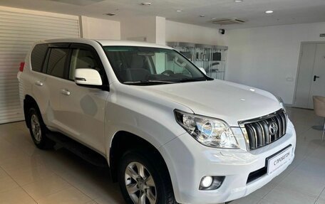 Toyota Land Cruiser Prado 150 рестайлинг 2, 2011 год, 3 100 000 рублей, 2 фотография