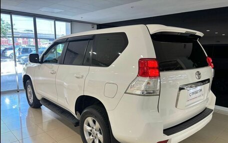 Toyota Land Cruiser Prado 150 рестайлинг 2, 2011 год, 3 100 000 рублей, 7 фотография